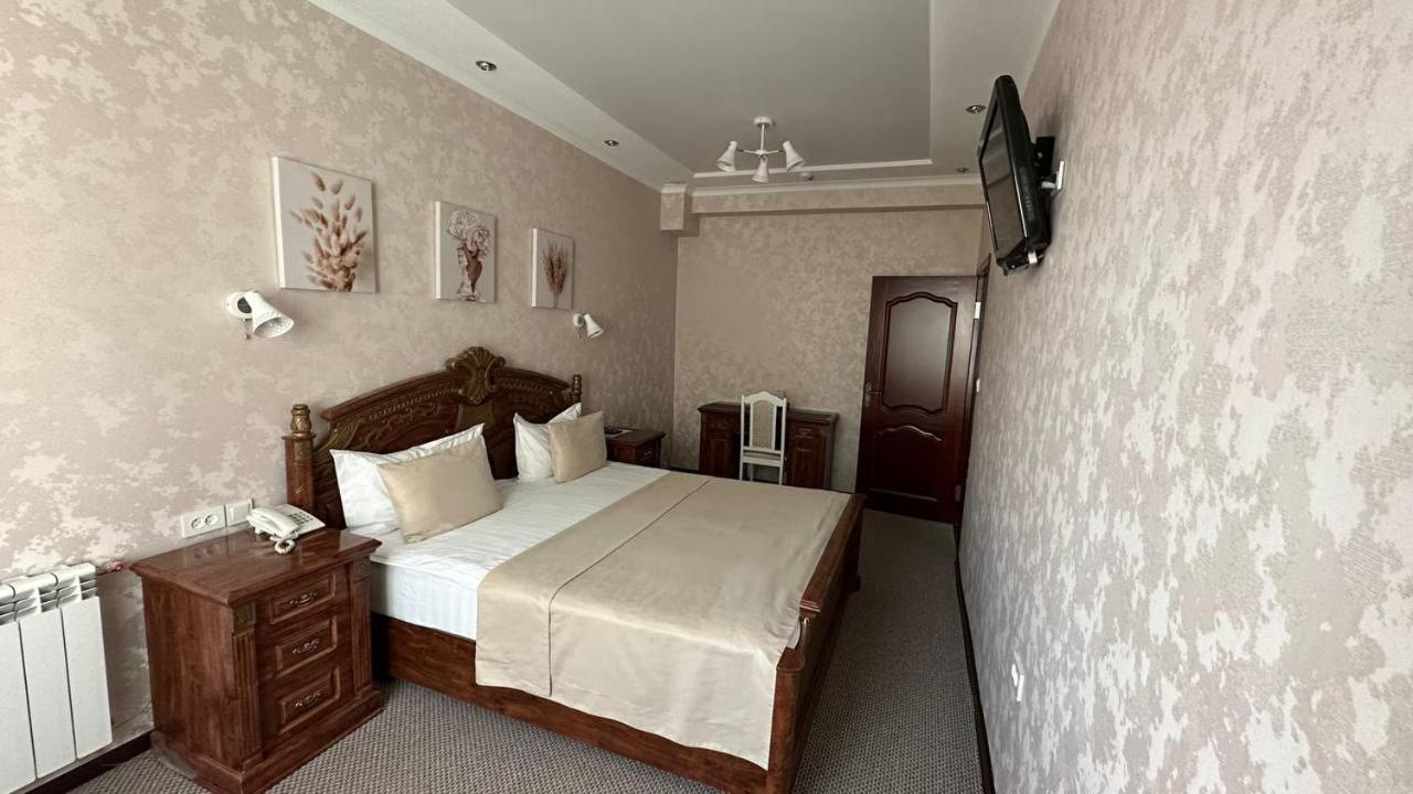 Altyn Adam Hotel Petropavlovszk Kültér fotó