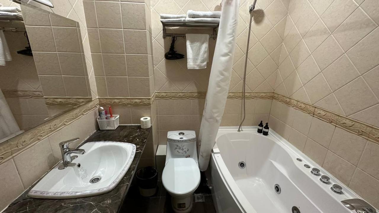 Altyn Adam Hotel Petropavlovszk Kültér fotó