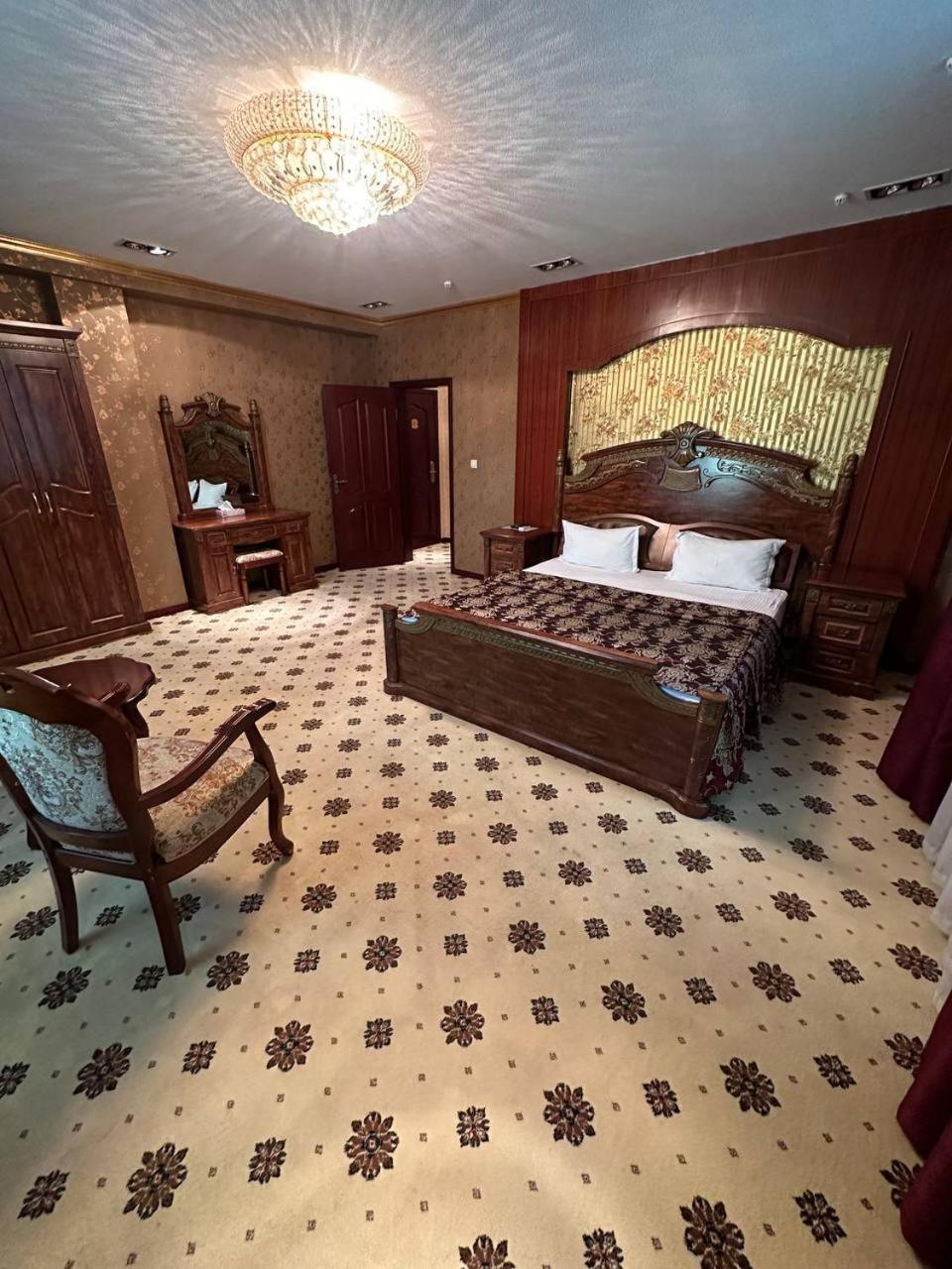 Altyn Adam Hotel Petropavlovszk Kültér fotó