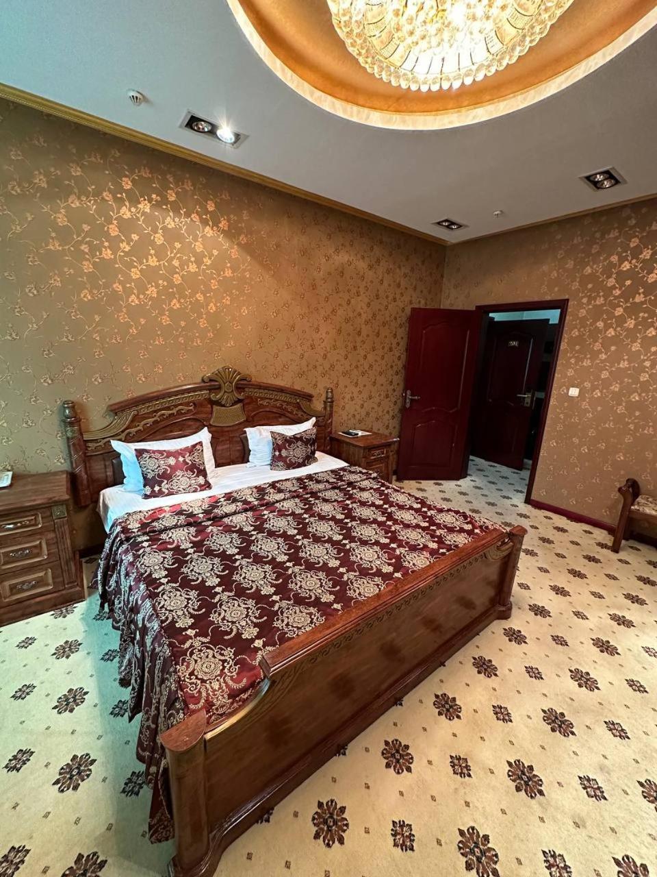 Altyn Adam Hotel Petropavlovszk Kültér fotó