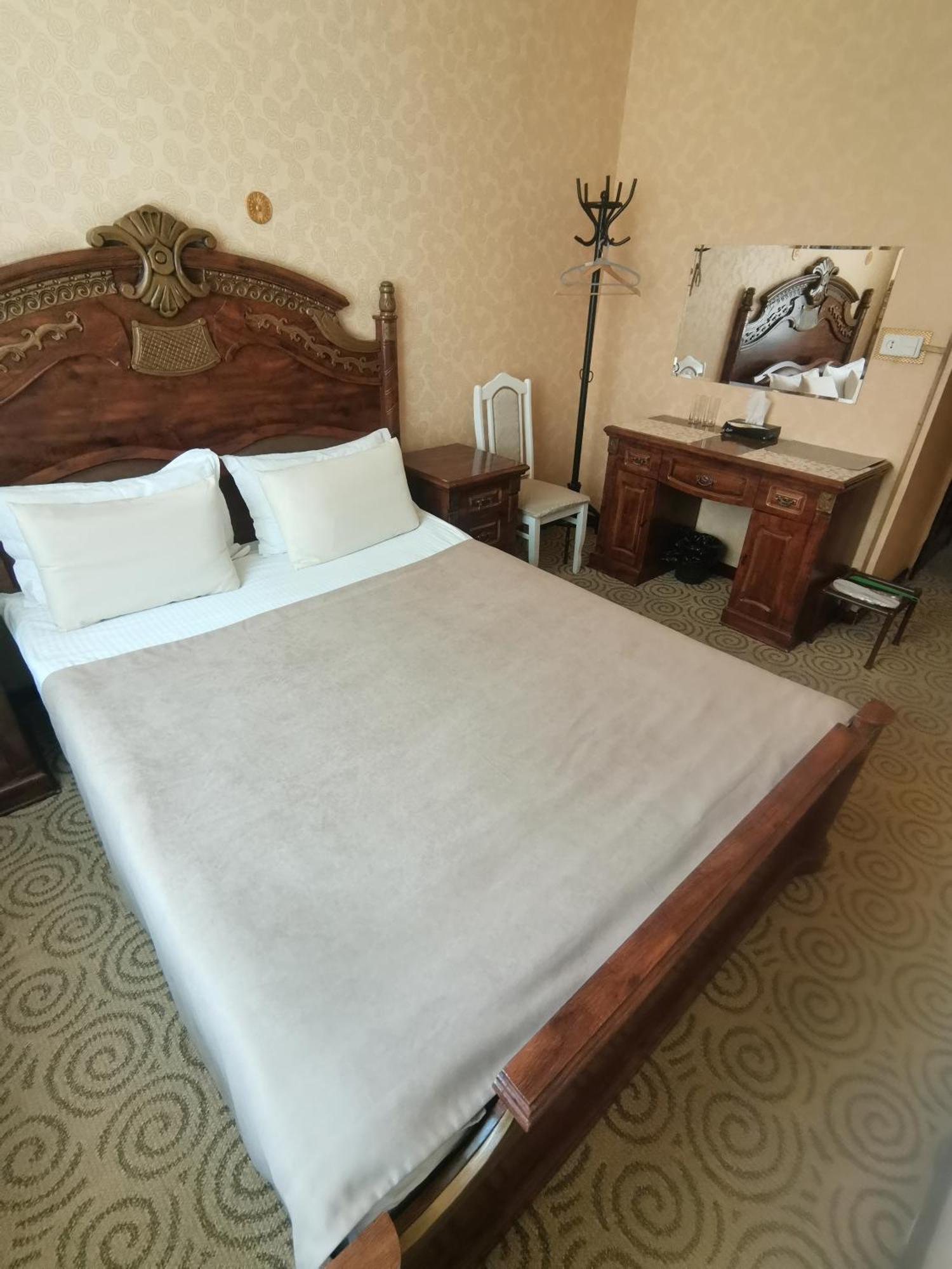 Altyn Adam Hotel Petropavlovszk Kültér fotó